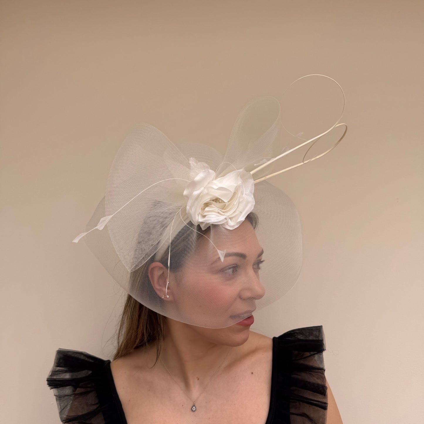 J Bees JB26/114 Ivory Mesh Fascinator