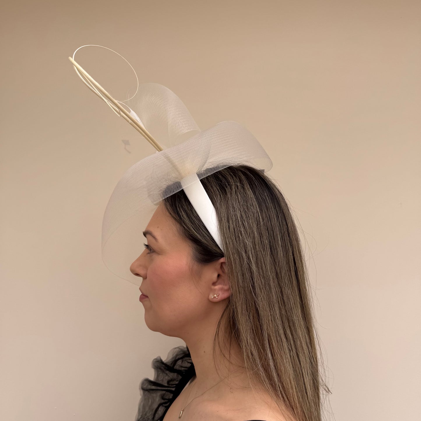 J Bees JB26/114 Ivory Mesh Fascinator