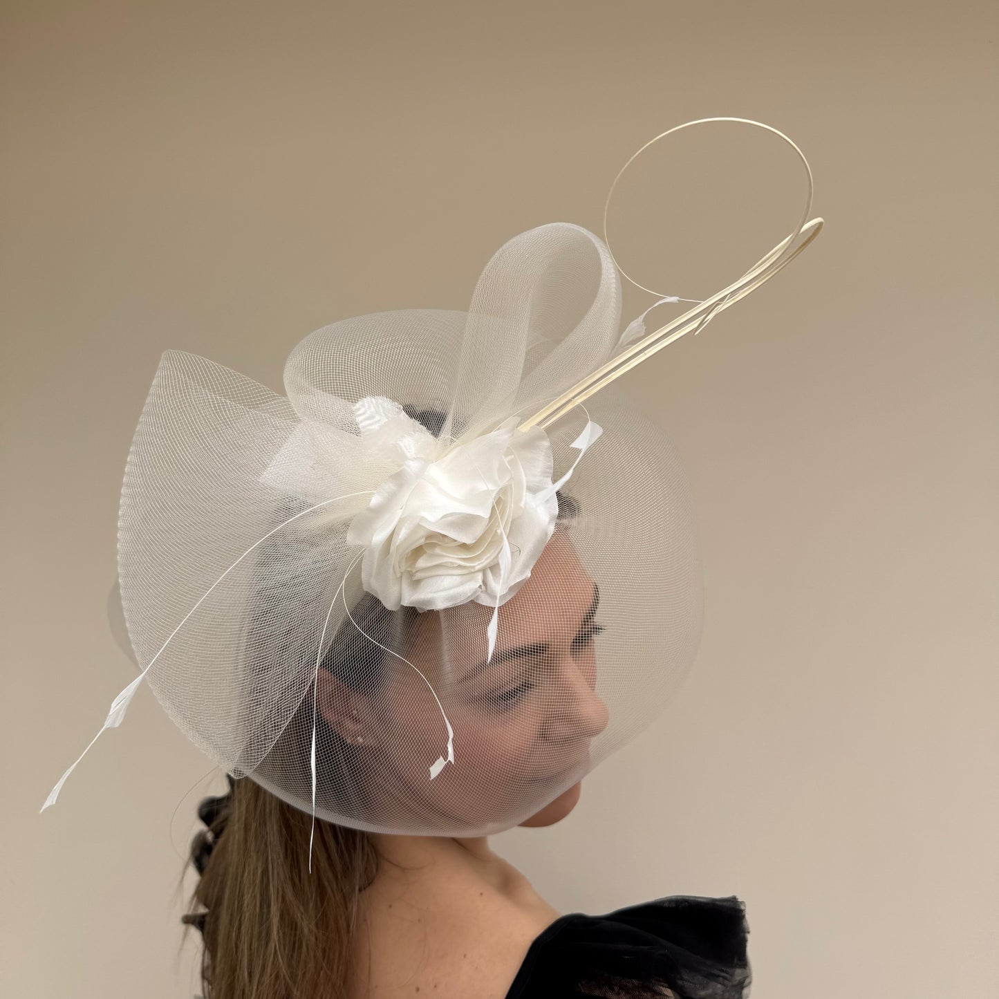 J Bees JB26/114 Ivory Mesh Fascinator
