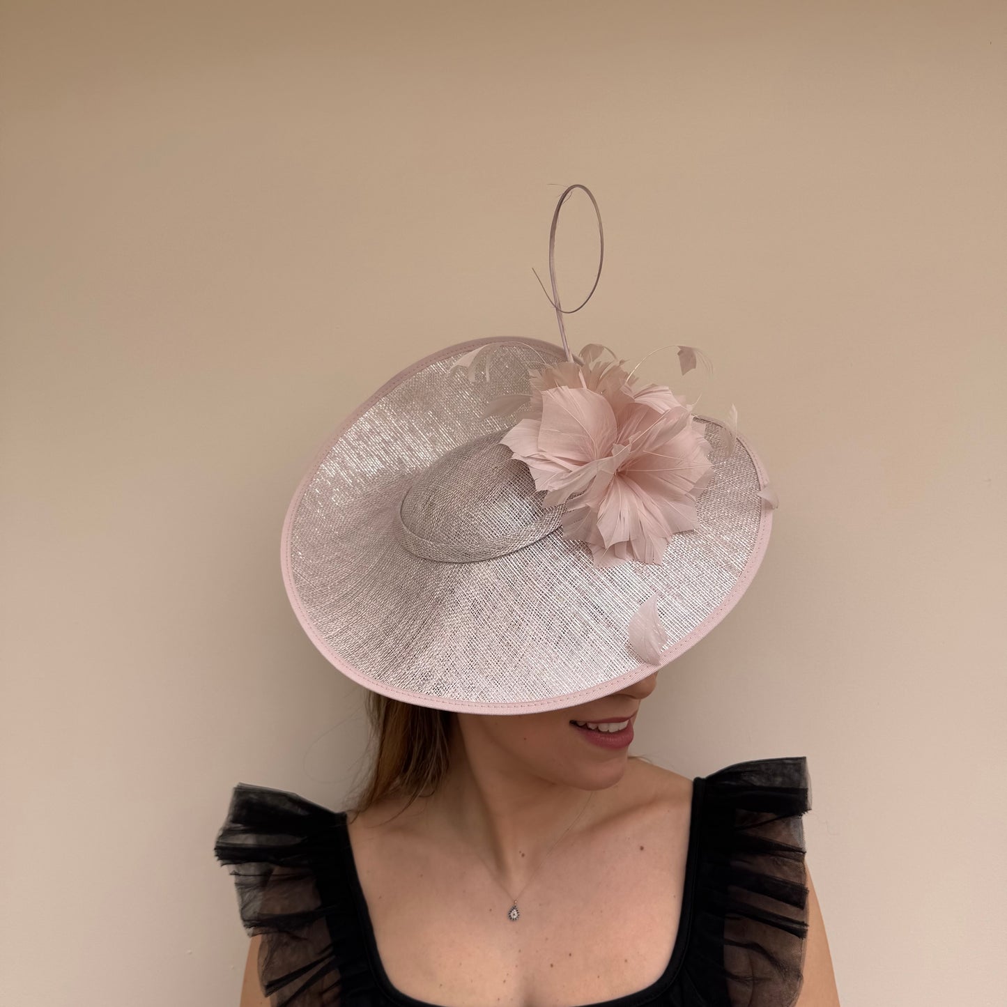 J Bees JB26/120 Oyster and Silver Lurex Hatinator