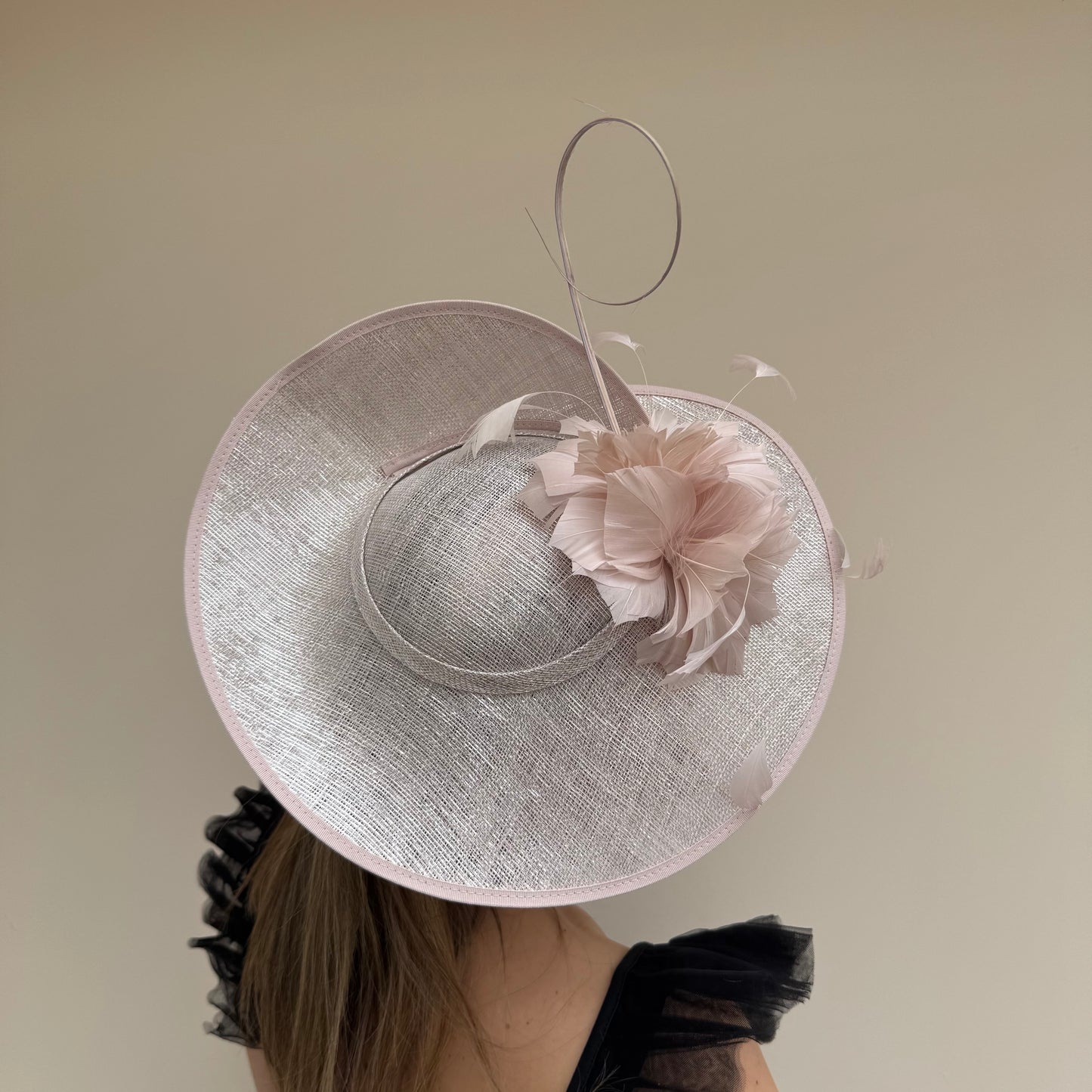 J Bees JB26/120 Oyster and Silver Lurex Hatinator