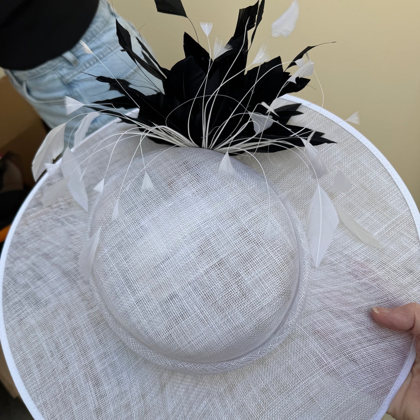 J Bees JB26/134 White and Black Boater Hatinator with Feathers White/Black