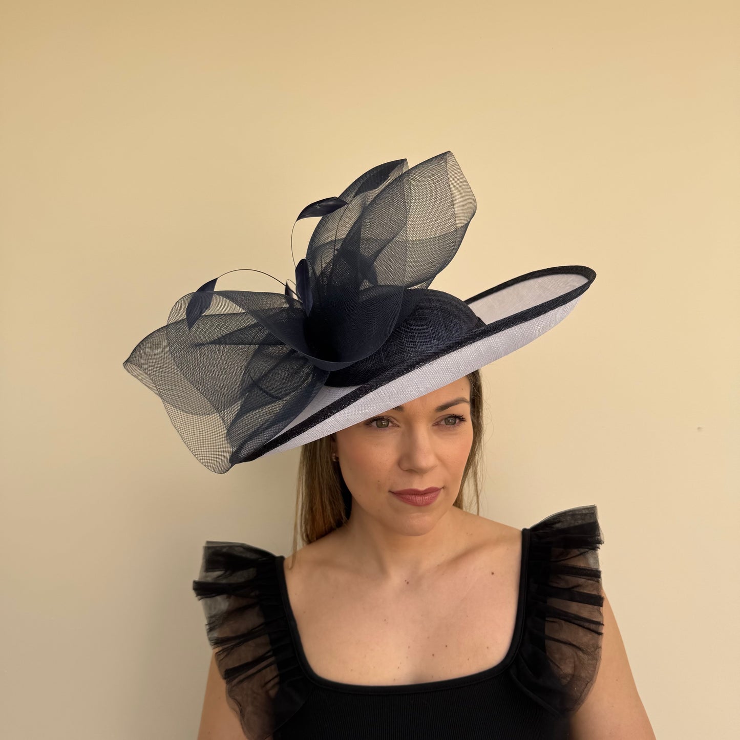 J Bees JB26/128 Small fault in mesh White & Navy blue Hatinator