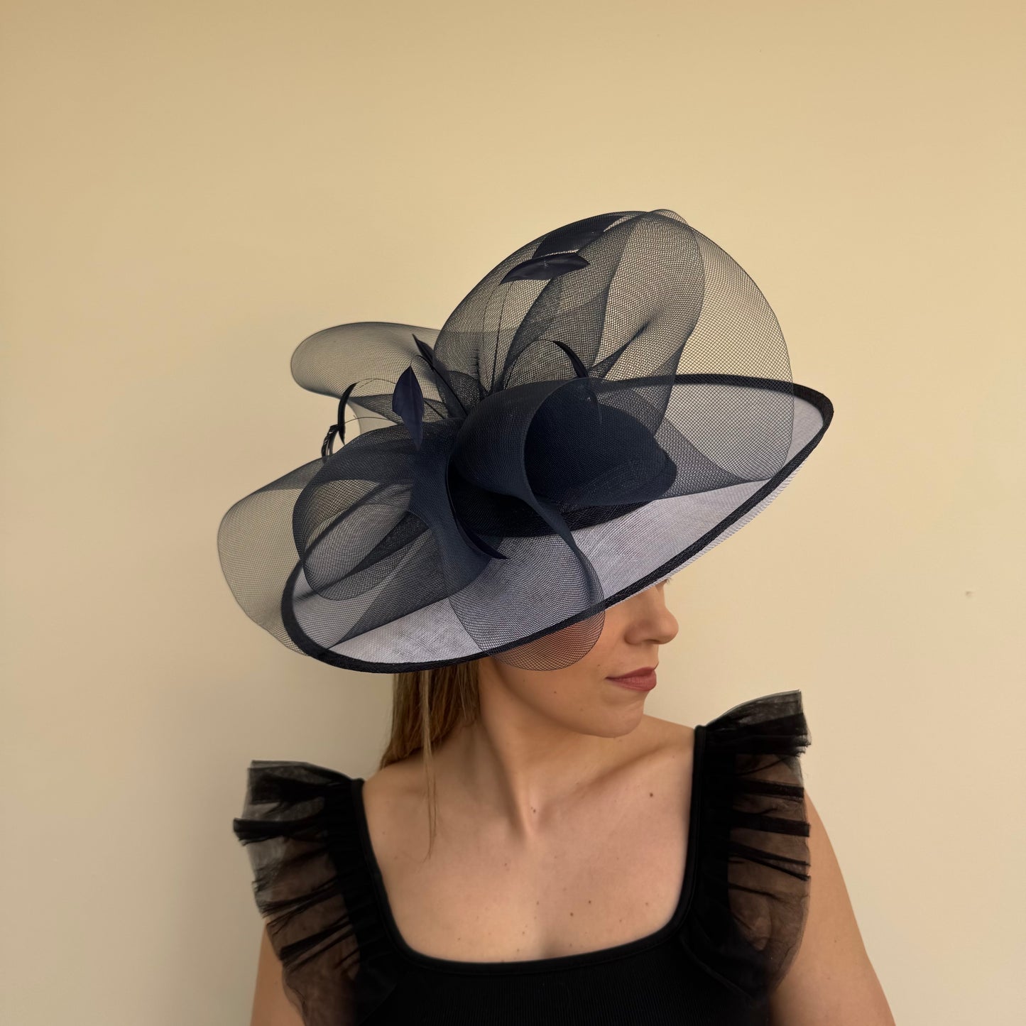 J Bees JB26/128 Small fault in mesh White & Navy blue Hatinator