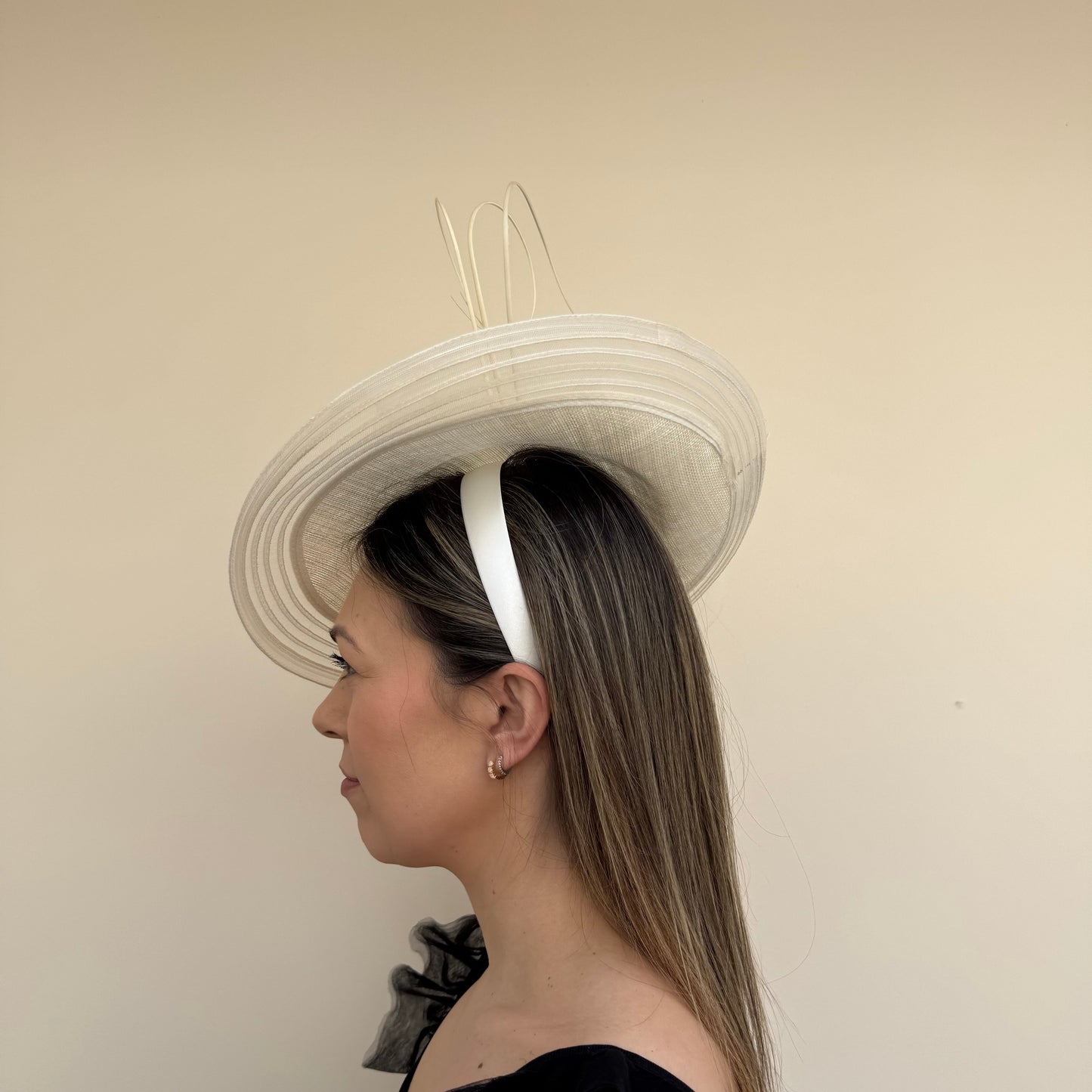 J Bees JB26/119 Ivory Hatinator