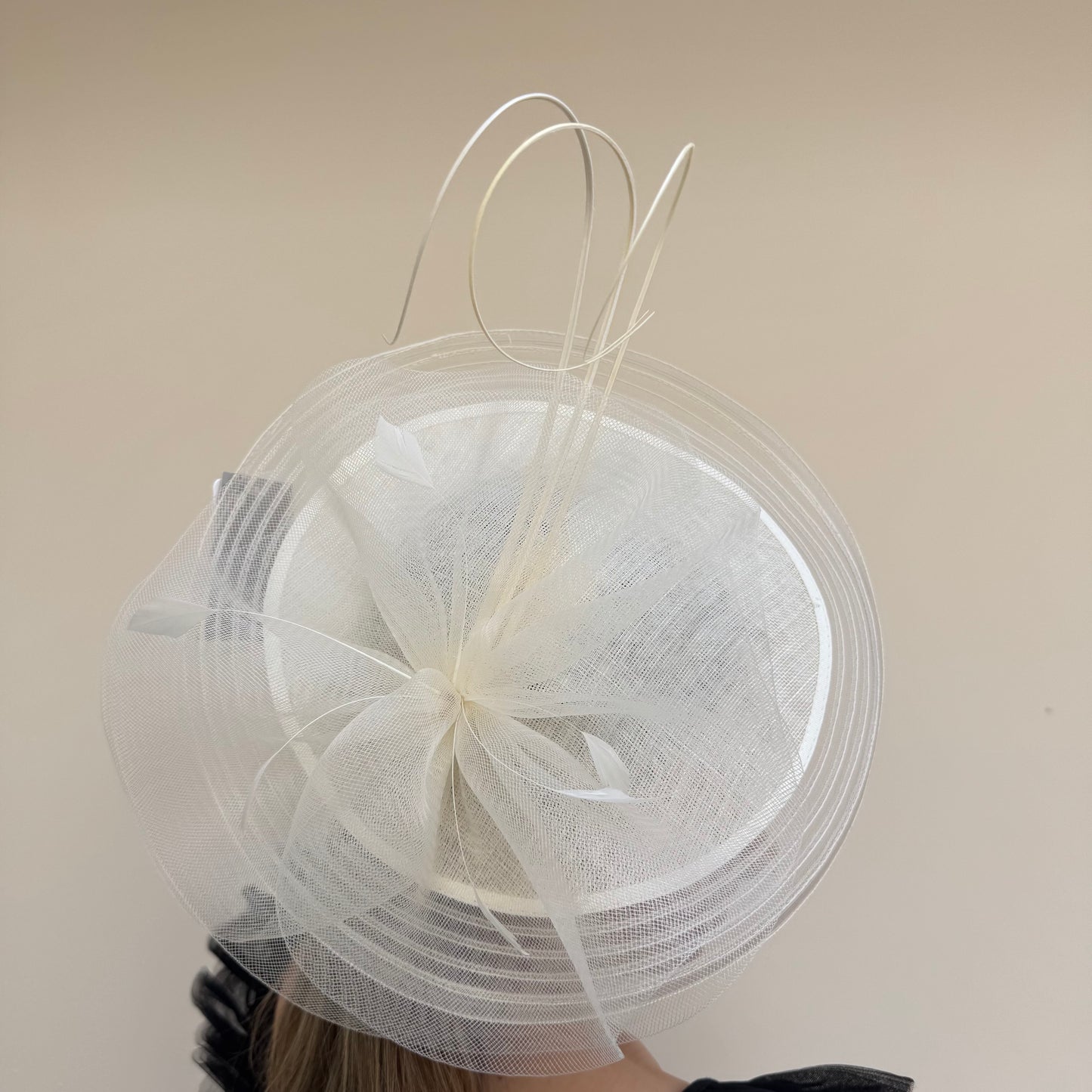 J Bees JB26/119 Ivory Hatinator