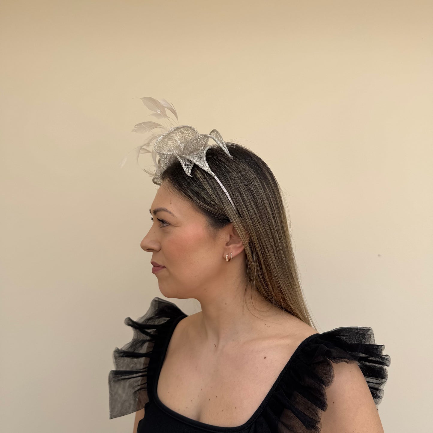 J Bees JB23/318 Oyster Silver Fascinator