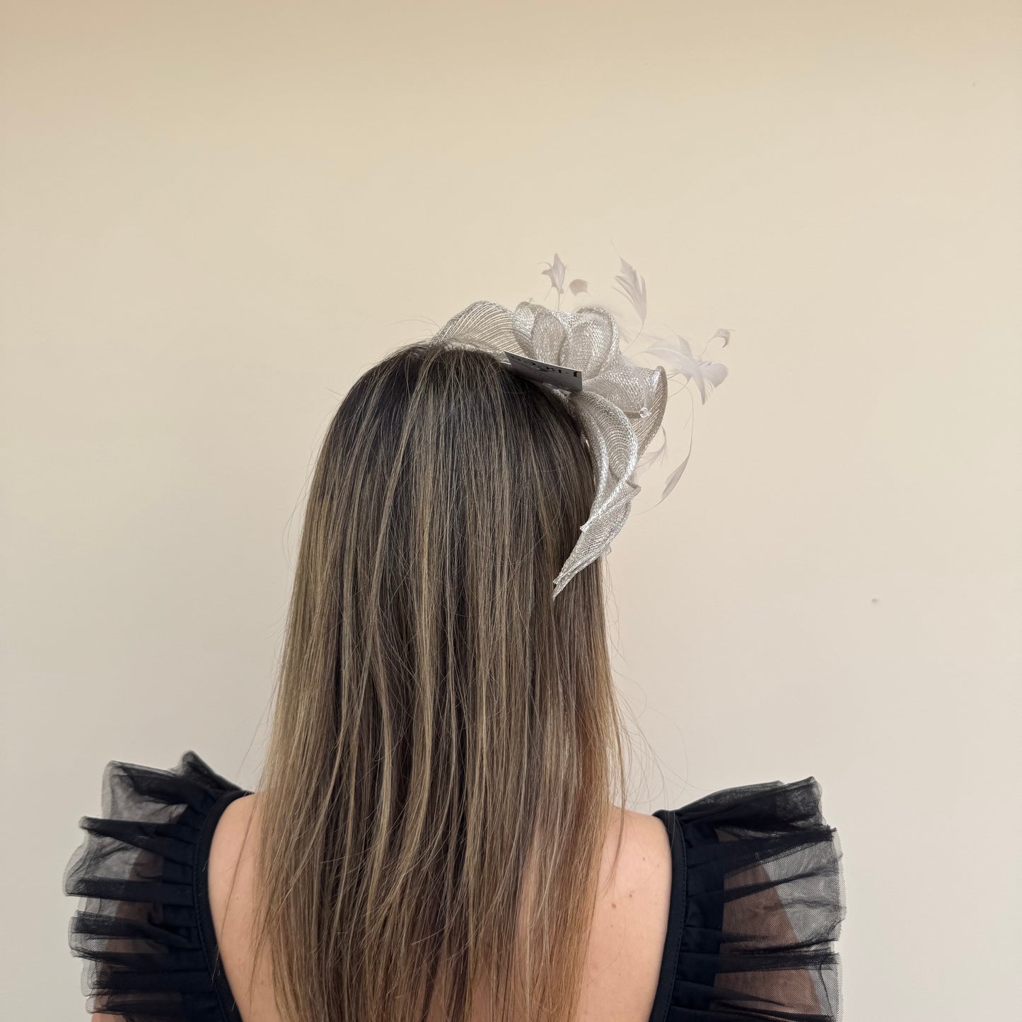 J Bees JB23/318 Oyster Silver Fascinator