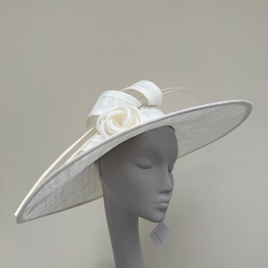 Max and Ellie WD7 Ivory Flat Hatinator on Band