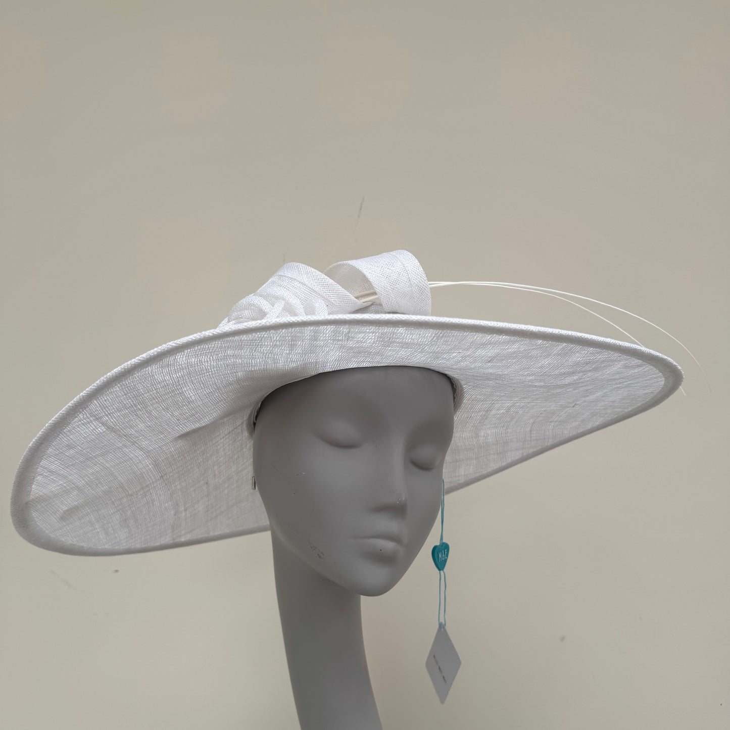 Max and Ellie WD7 White Flat Hatinator on Band
