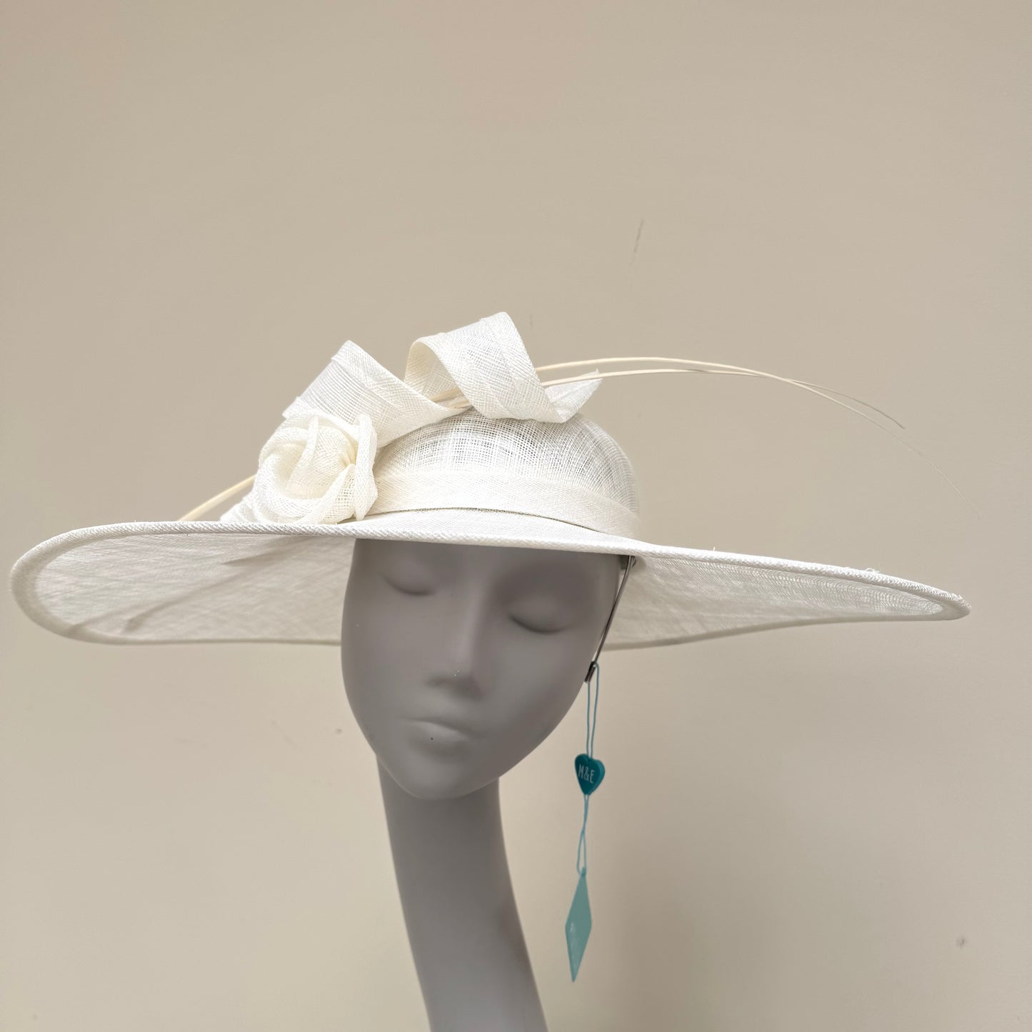 Max and Ellie WD7 Ivory Flat Hatinator on Band