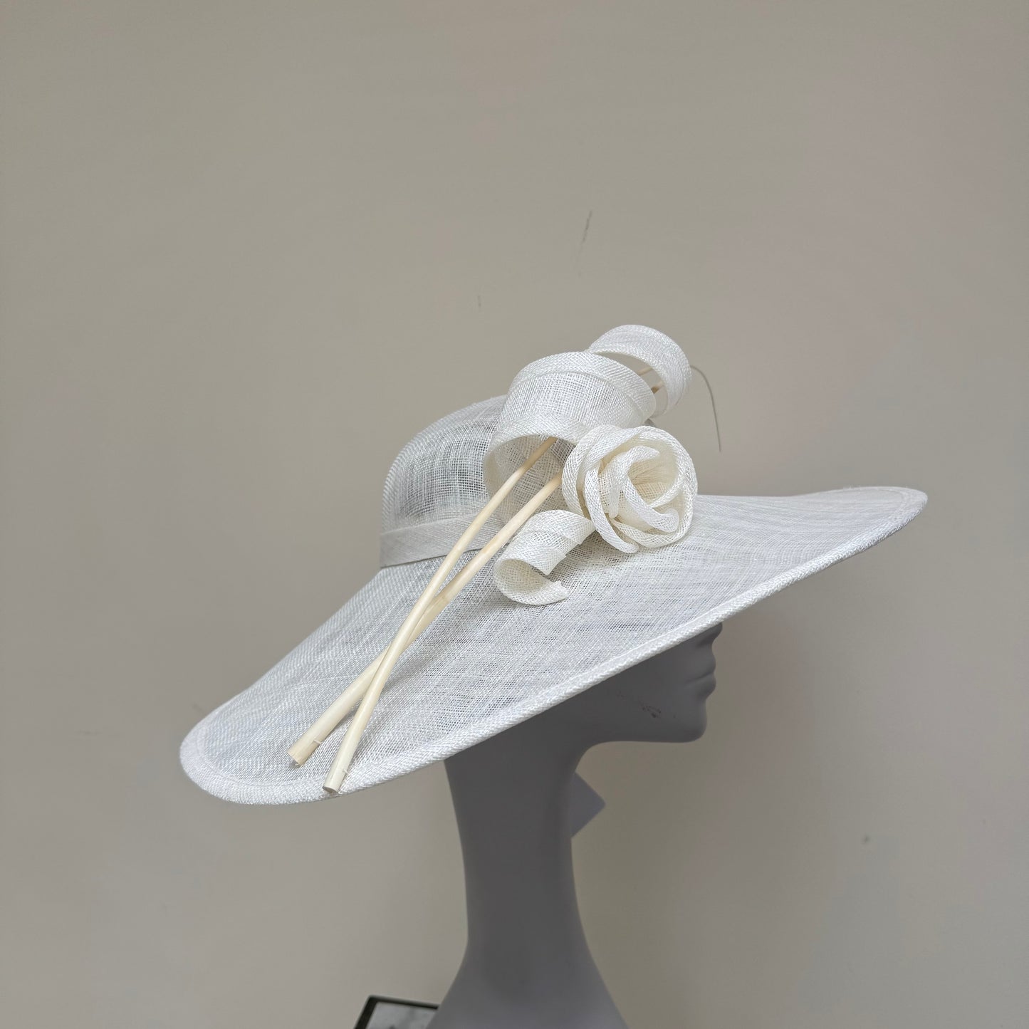 Max and Ellie WD7 Ivory Flat Hatinator on Band