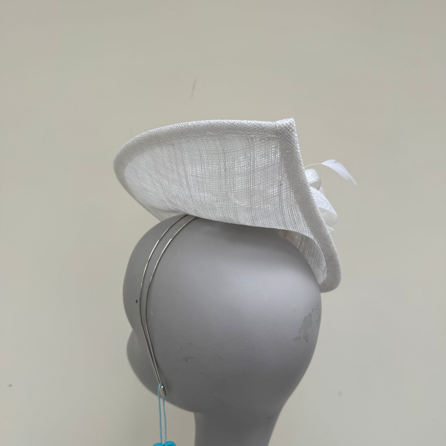 Max and Ellie AD9 White Angled Hatinator