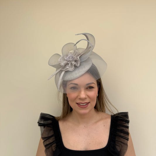 Max and Ellie JP3 Matt Silver Pillbox Fascinator