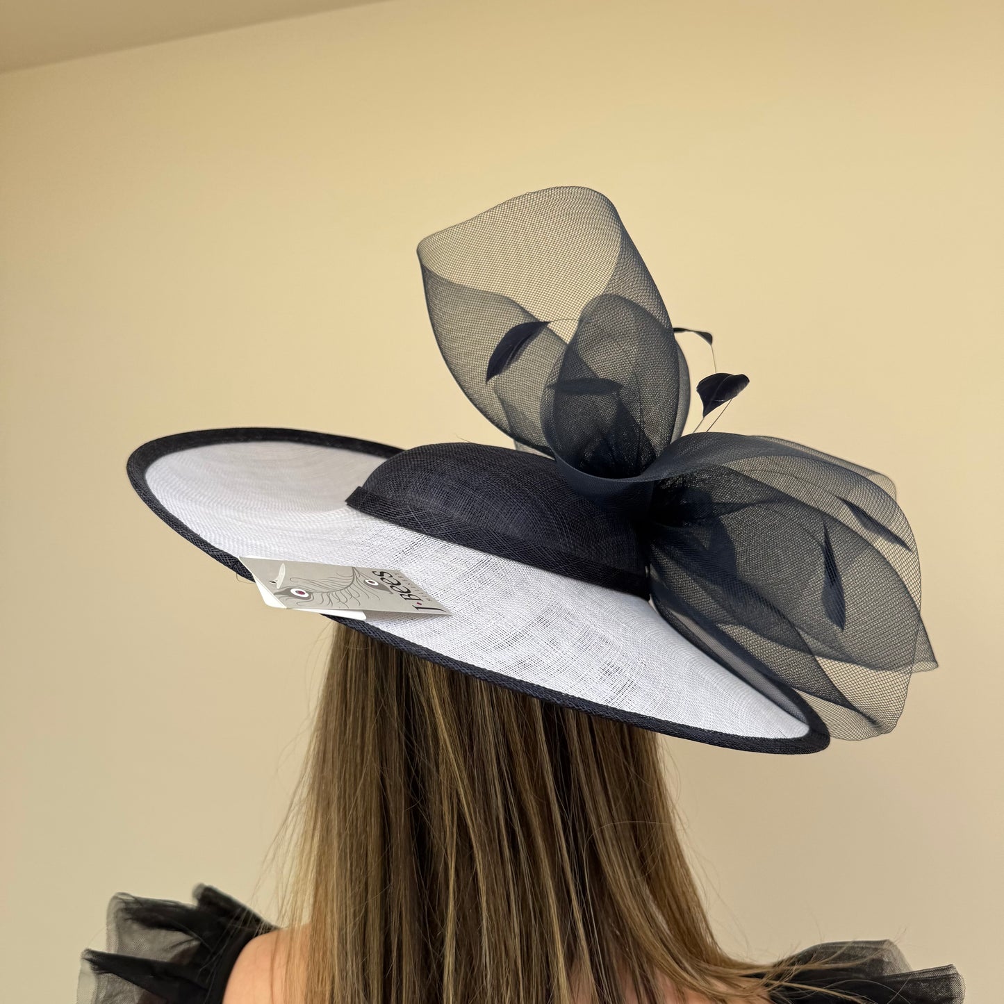 J Bees JB26/128 Small fault in mesh White & Navy blue Hatinator