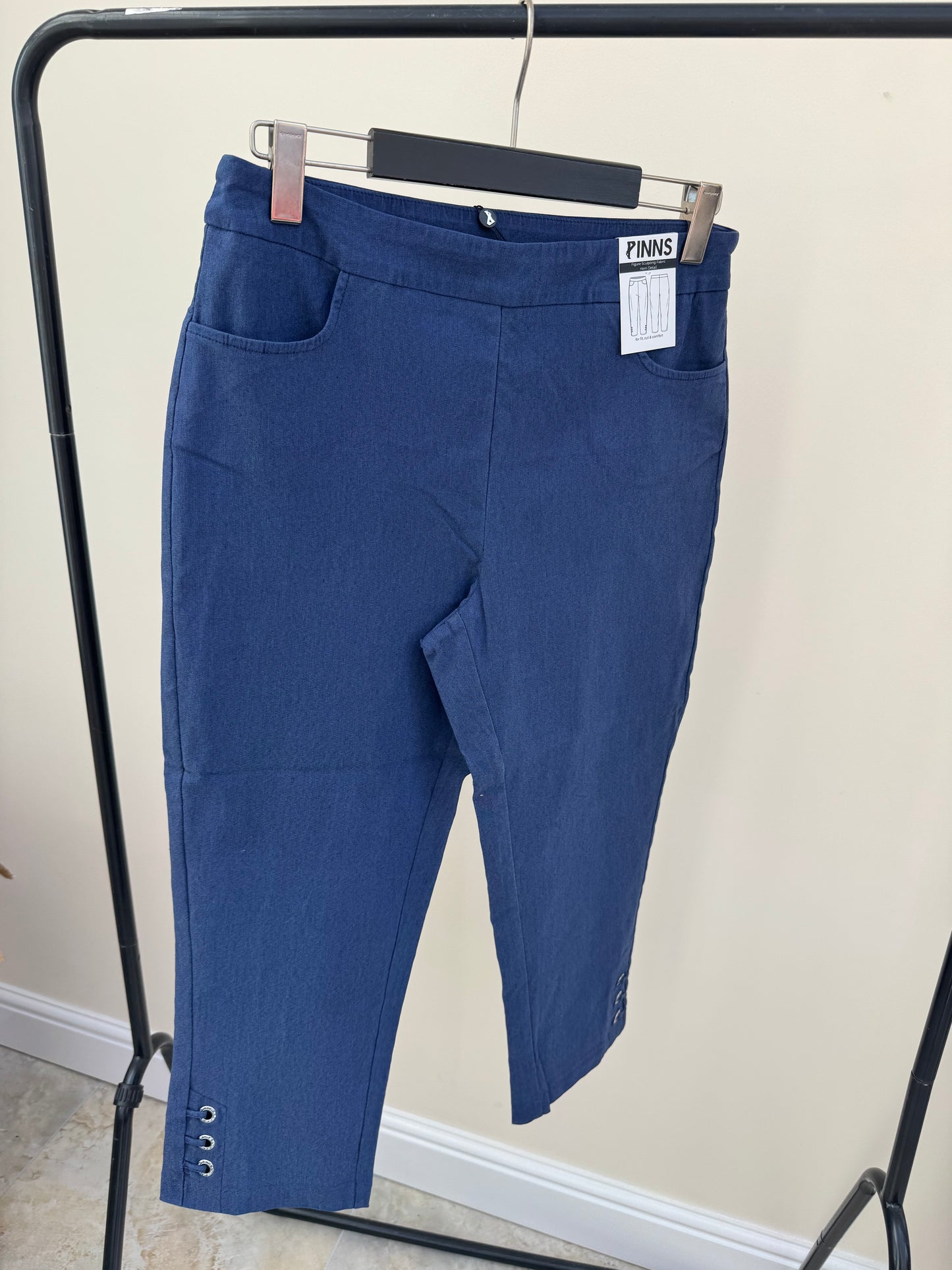 Pinns 408C Figure sculpting bengaline crop trouser