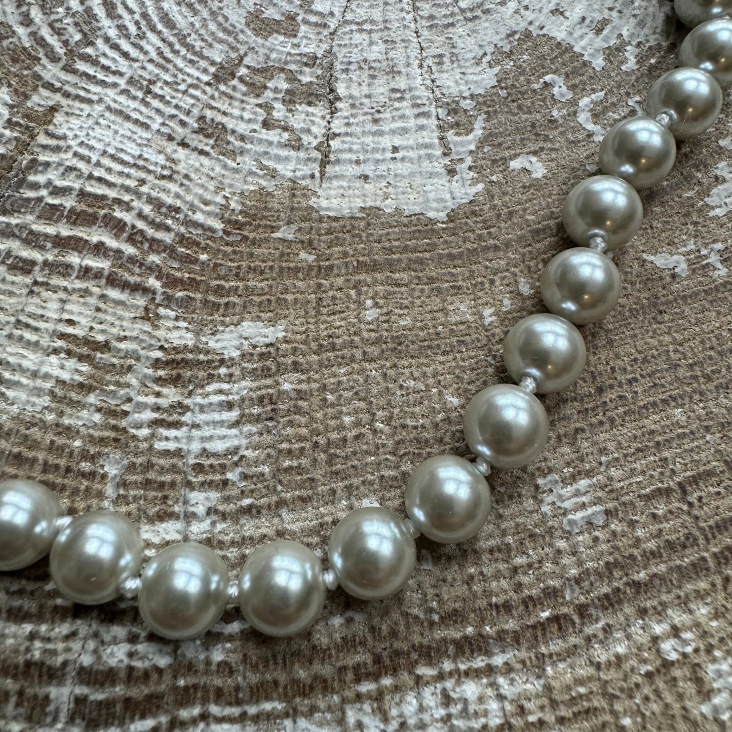 Magnetic Silver pearl Necklace NL23503