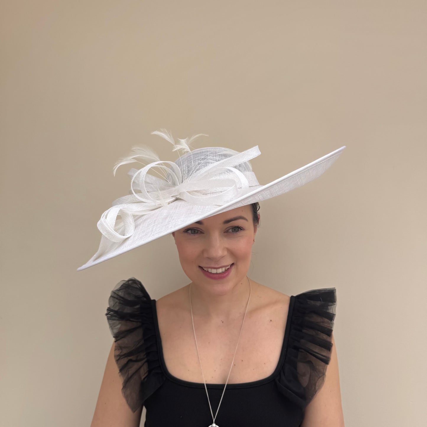 J Bees JB23/281 Off White Hat On Headband White