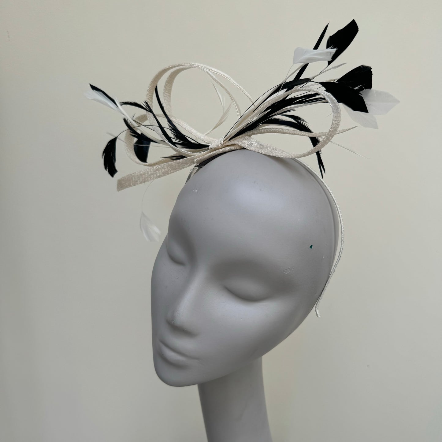 J Bees JB19/010 Fascinator