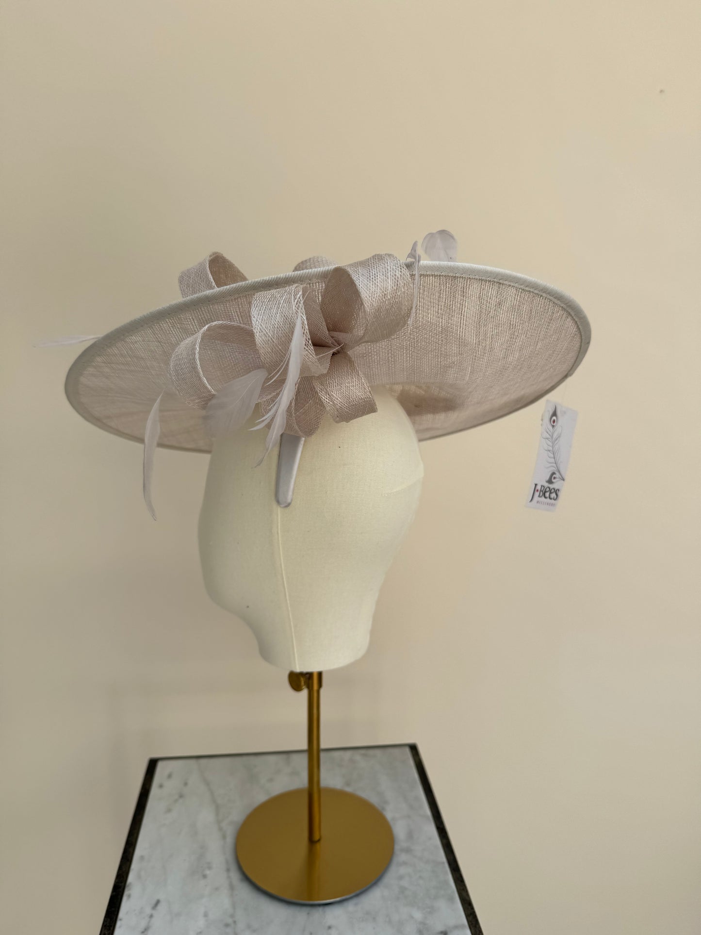 J Bees JB24/36 Pale Silver Large Angled Hatinator