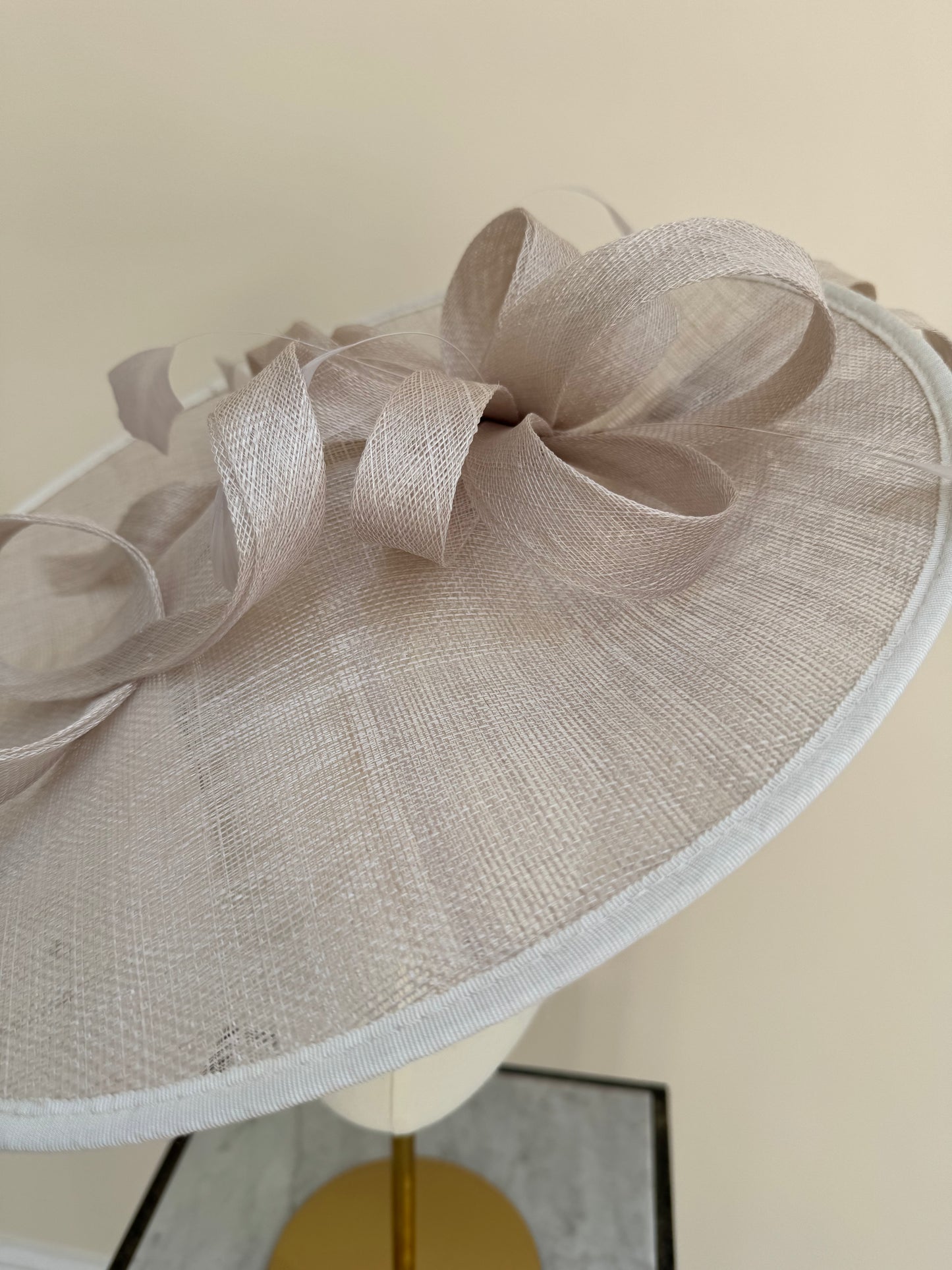 J Bees JB24/36 Pale Silver Large Angled Hatinator
