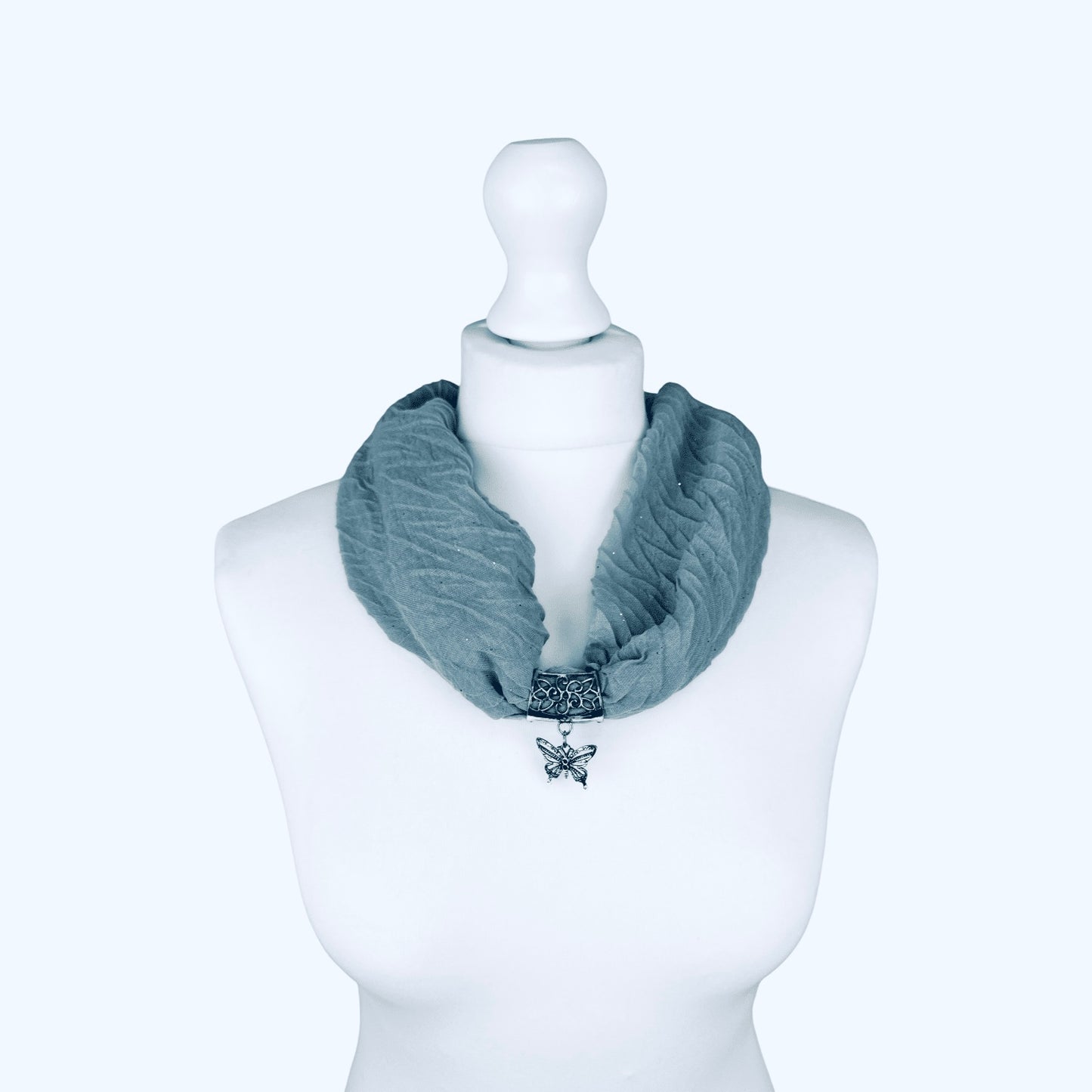 Magnetic Scarf with Charm and Glitter