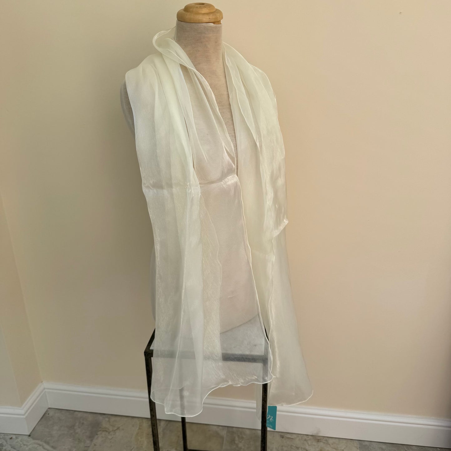 Max and Ellie OS5 Mist - Cream Sheer wrap