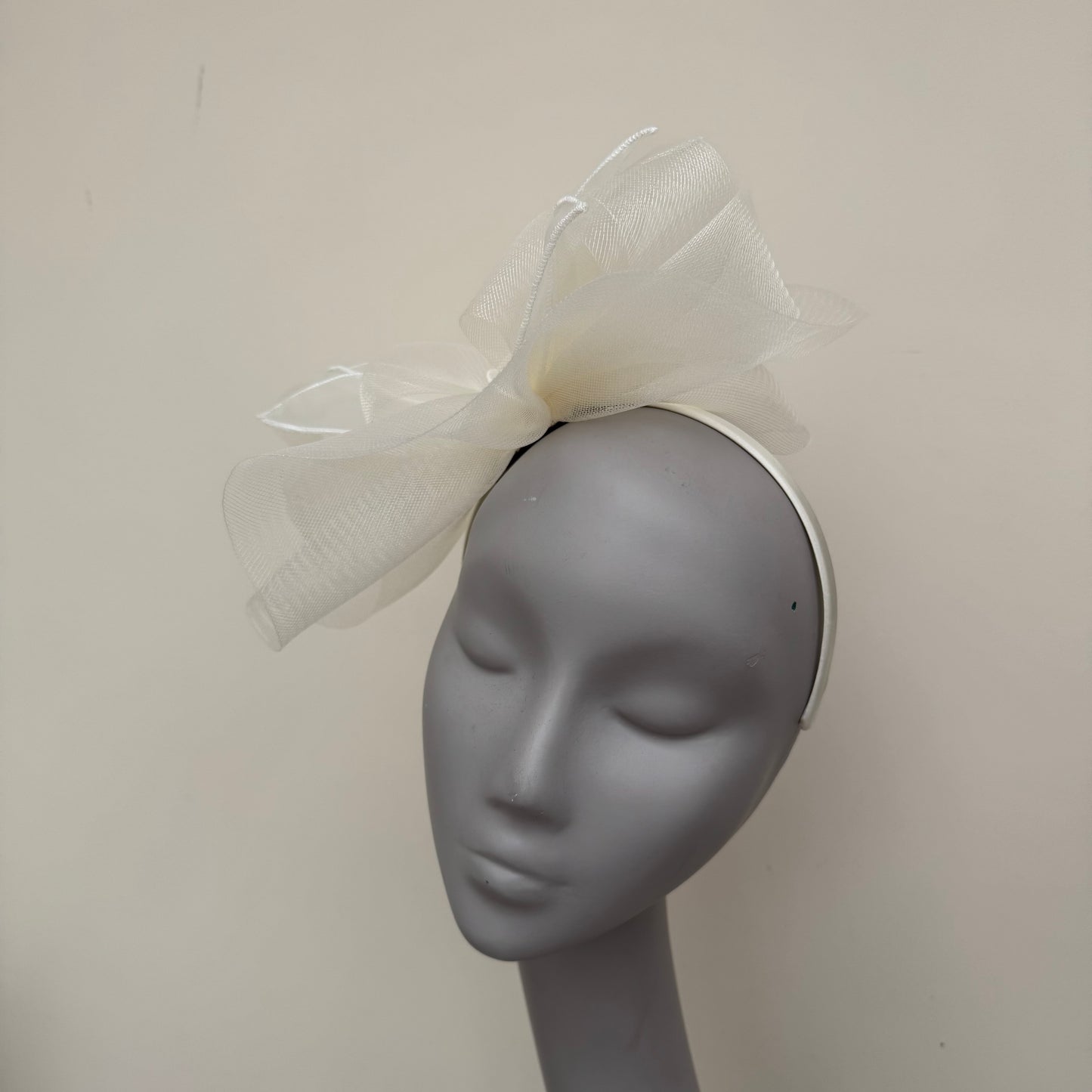 J Bees JB25/72 Ivory Mesh Fascinator