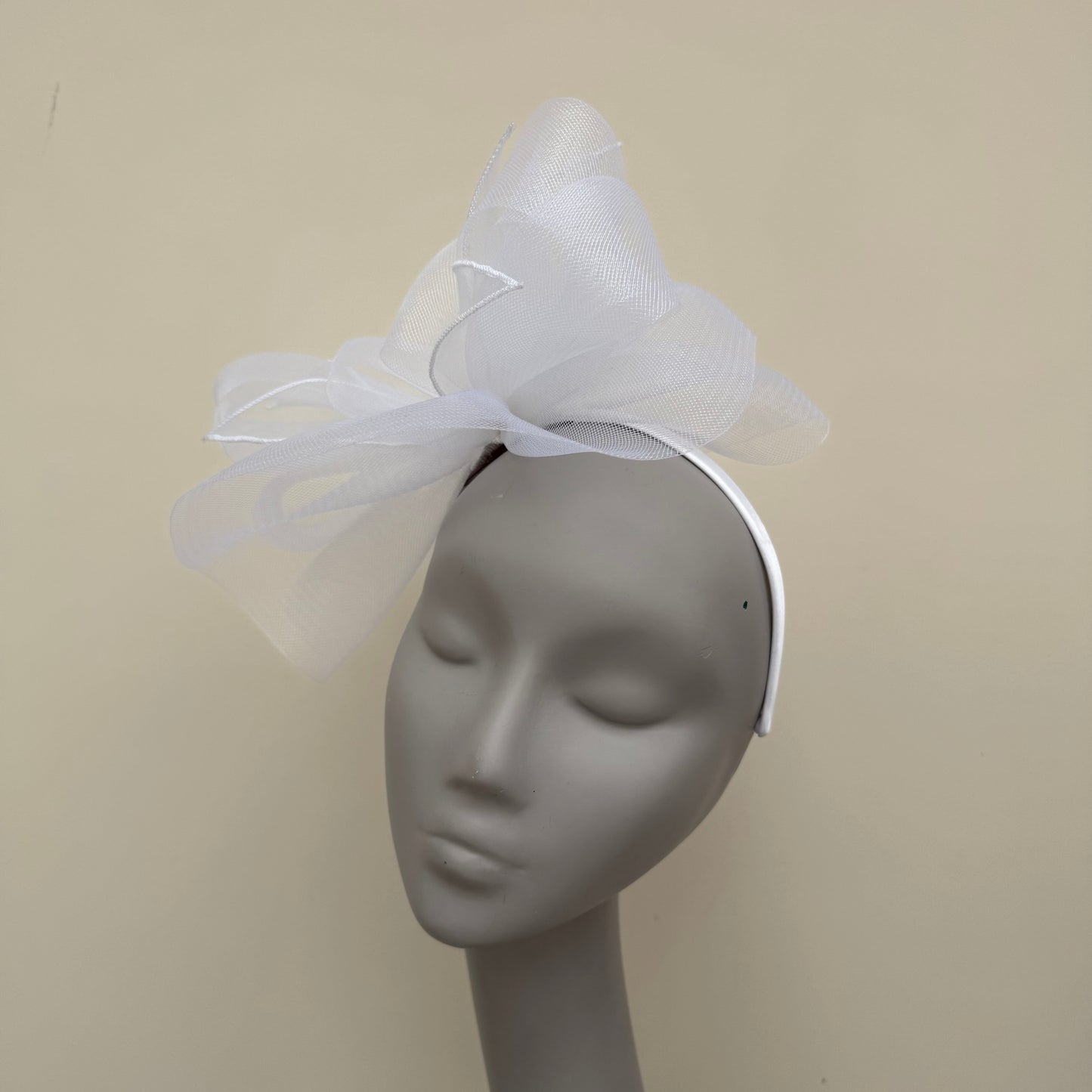 J Bees JB25/72 White Mesh Fascinator