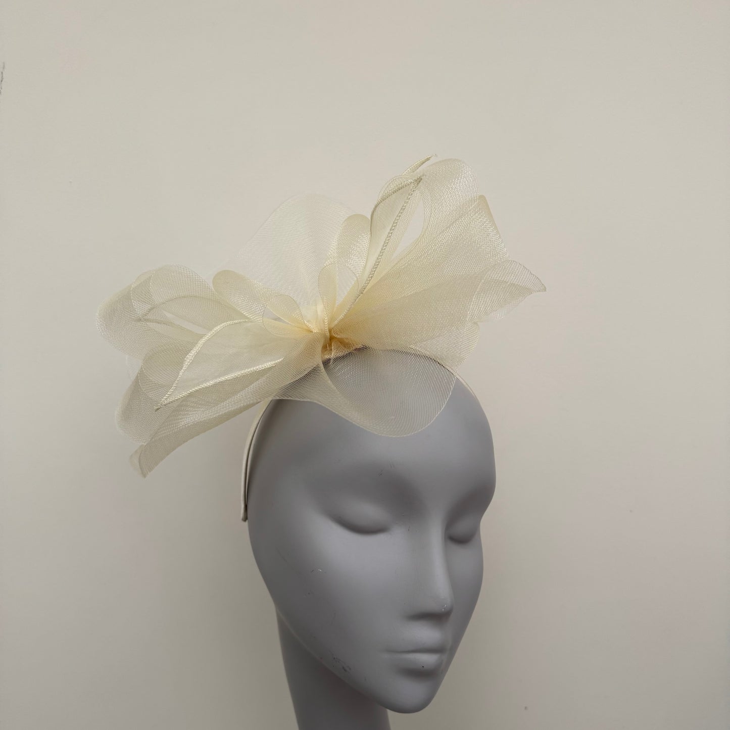 J Bees JB25/72 Opal - Pale Yellow Fascinator