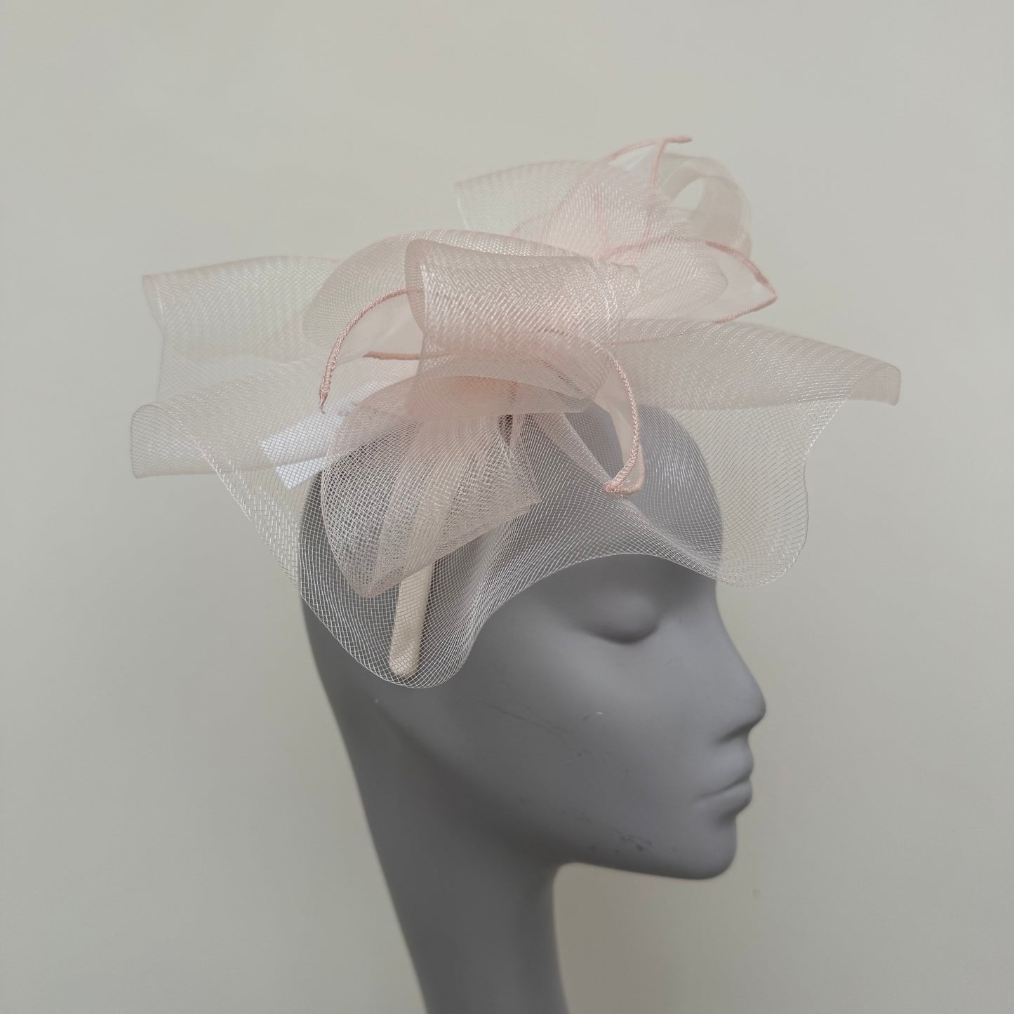 J Bees JB25/72 Oyster - Nude Peach Fascinator