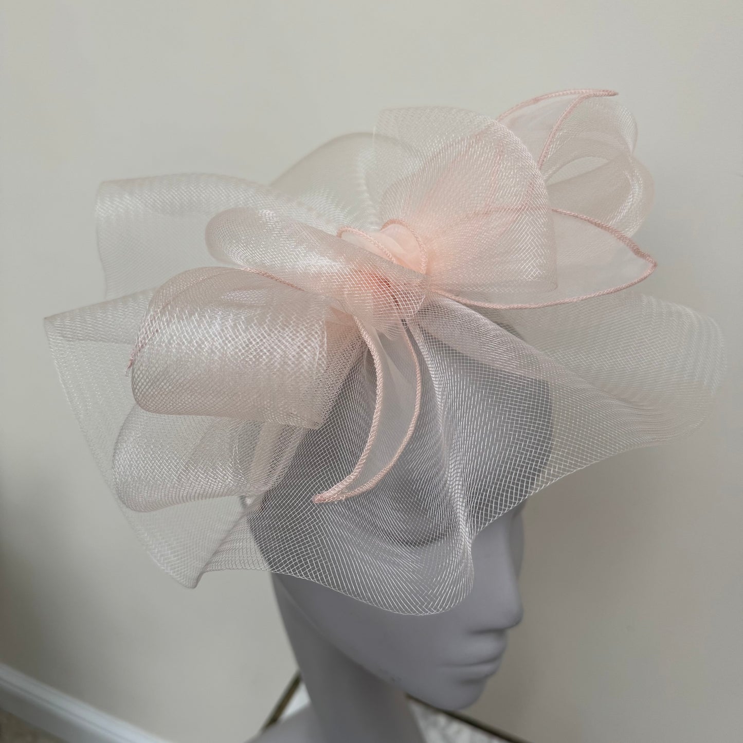 J Bees JB25/72 Oyster - Nude Peach Fascinator