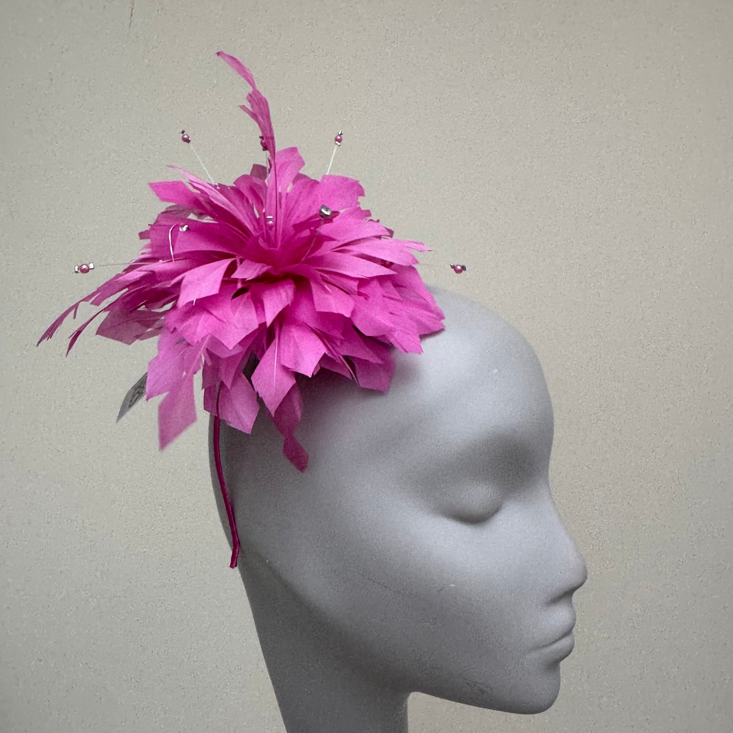 JBees JB25/68 Fuchsia Pink Feather fascinator