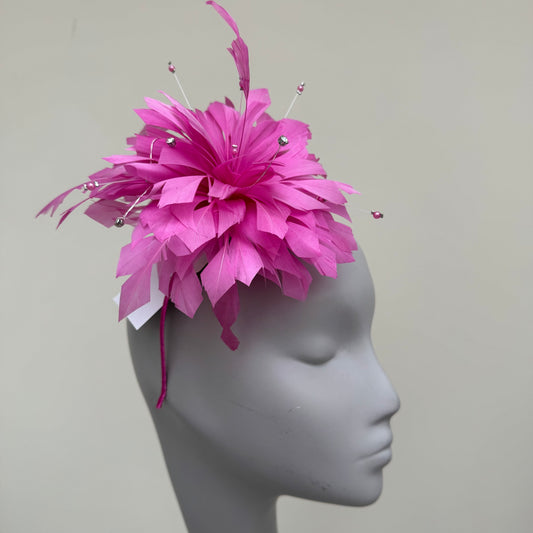 JBees JB25/68 Fuchsia Pink Feather fascinator