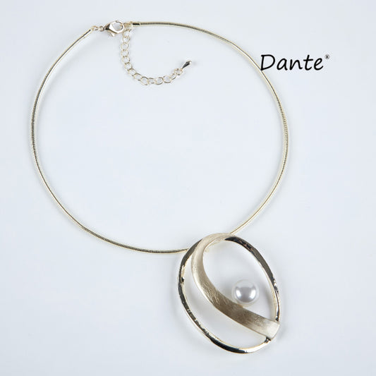 Dante Soft Gold Necklace with Pearl