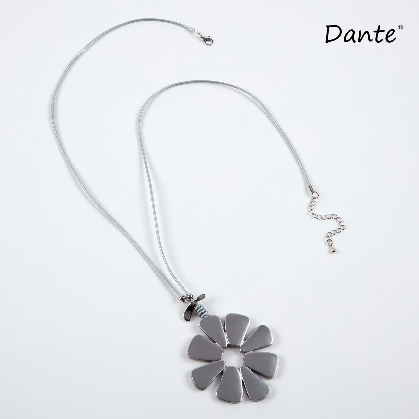 Dante Silver Daisy Necklace