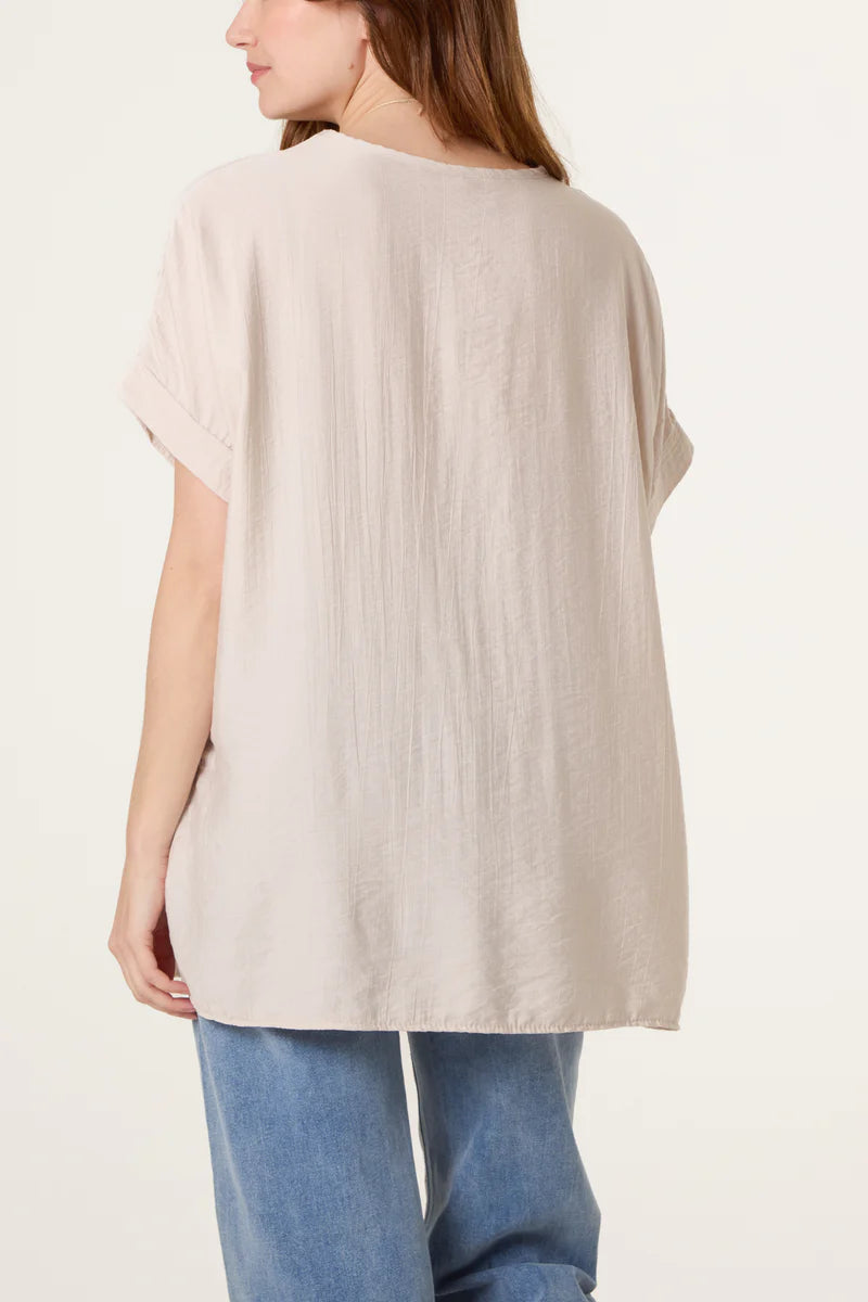 NOL NV6332IT V-neck blouse with necklace