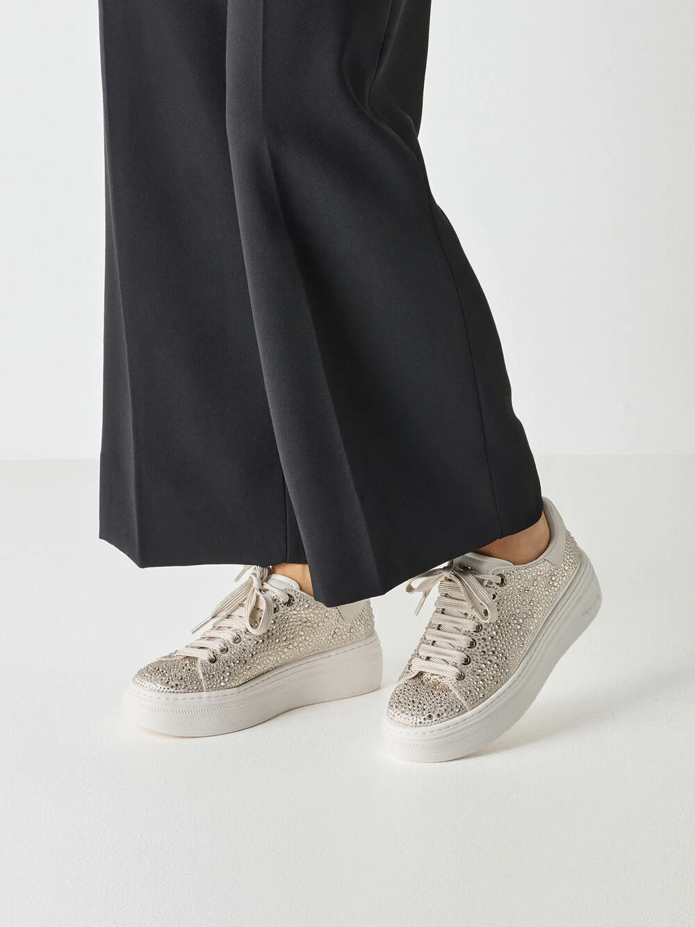 Tamaris 1-23795-46 Embellished Platform trainers