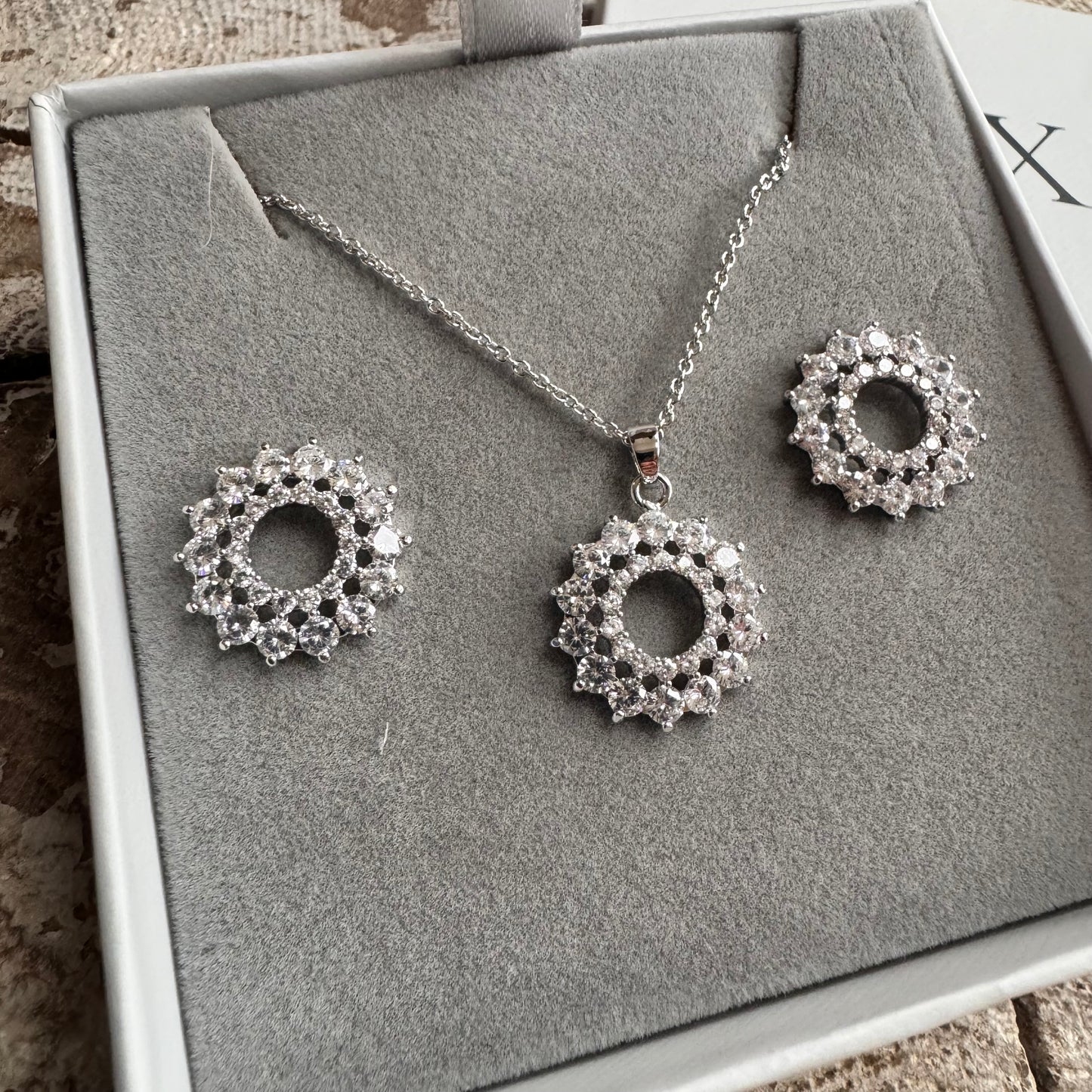 D&X Diamante Earings and Necklace Set