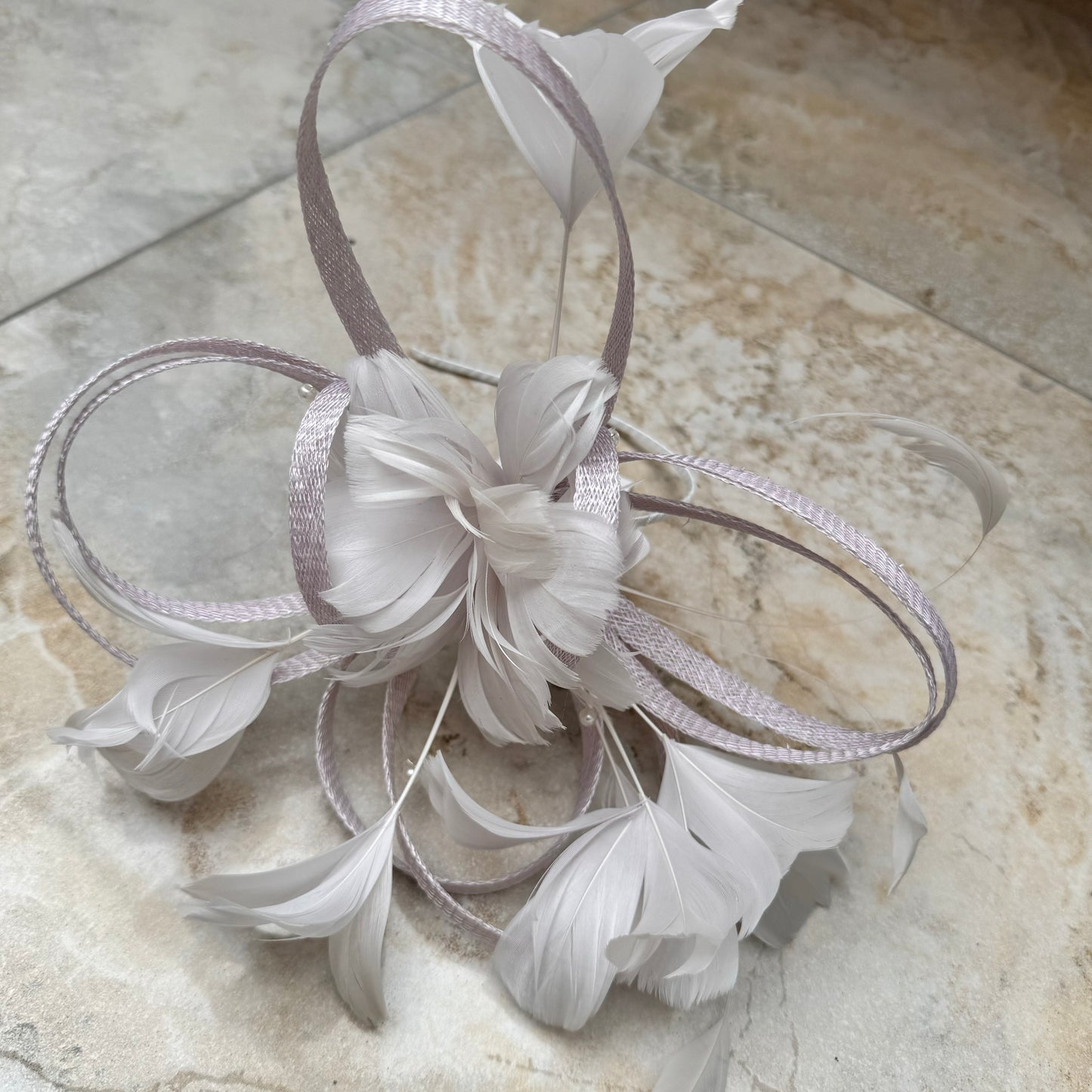 Libby Bea LB20/578 Feather and Pearl Fascinator