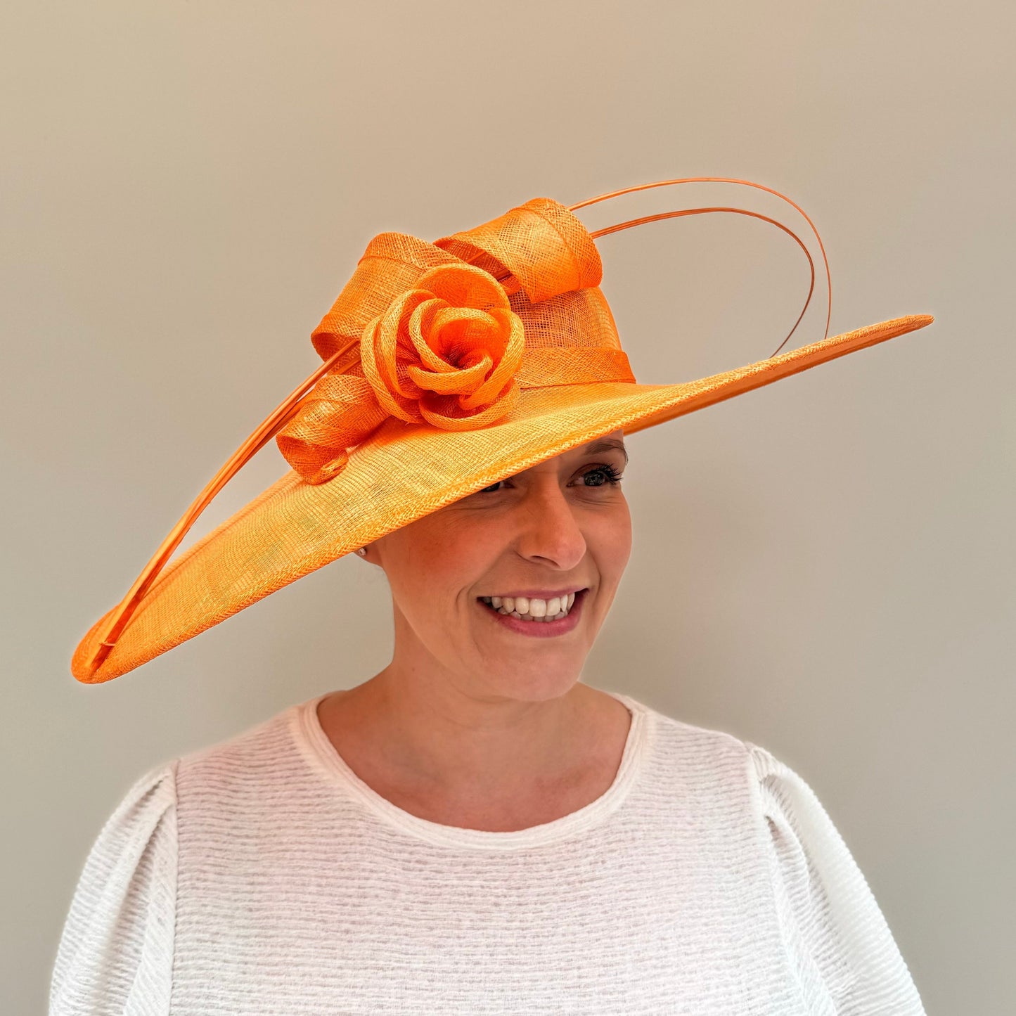 Max and Ellie WD7 Orange Large Flat Hatinator on Band