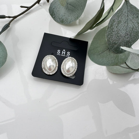 Pearl Clip On Earring Ivory