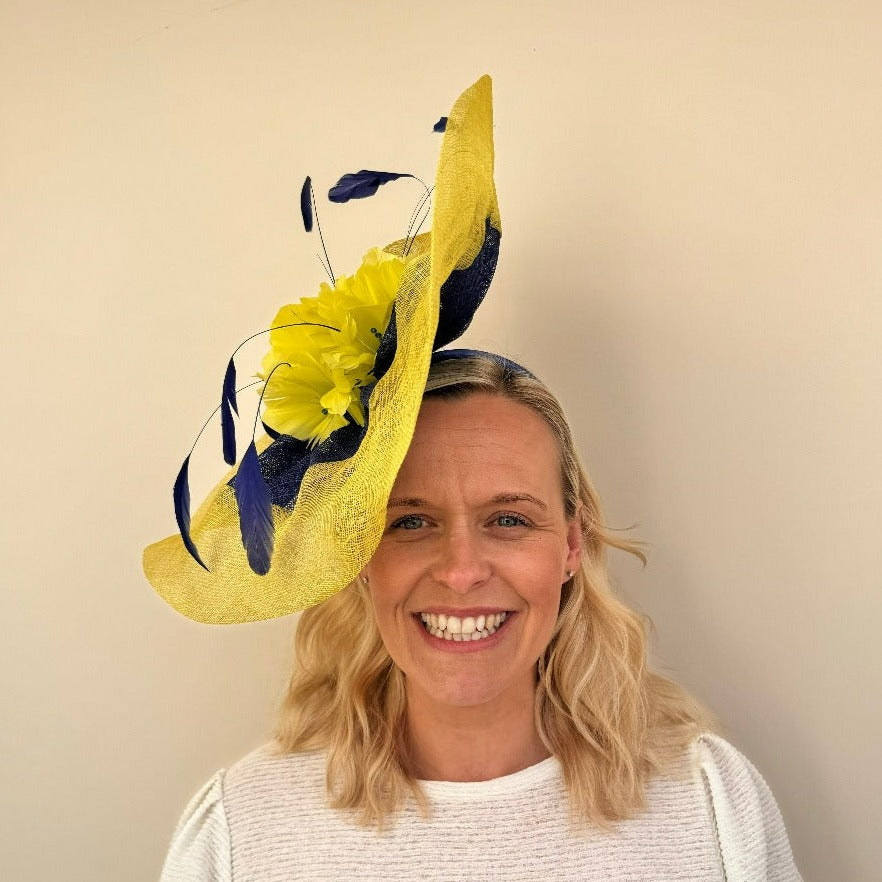 Emma Bees EB20/775 Hatinator with Feathers