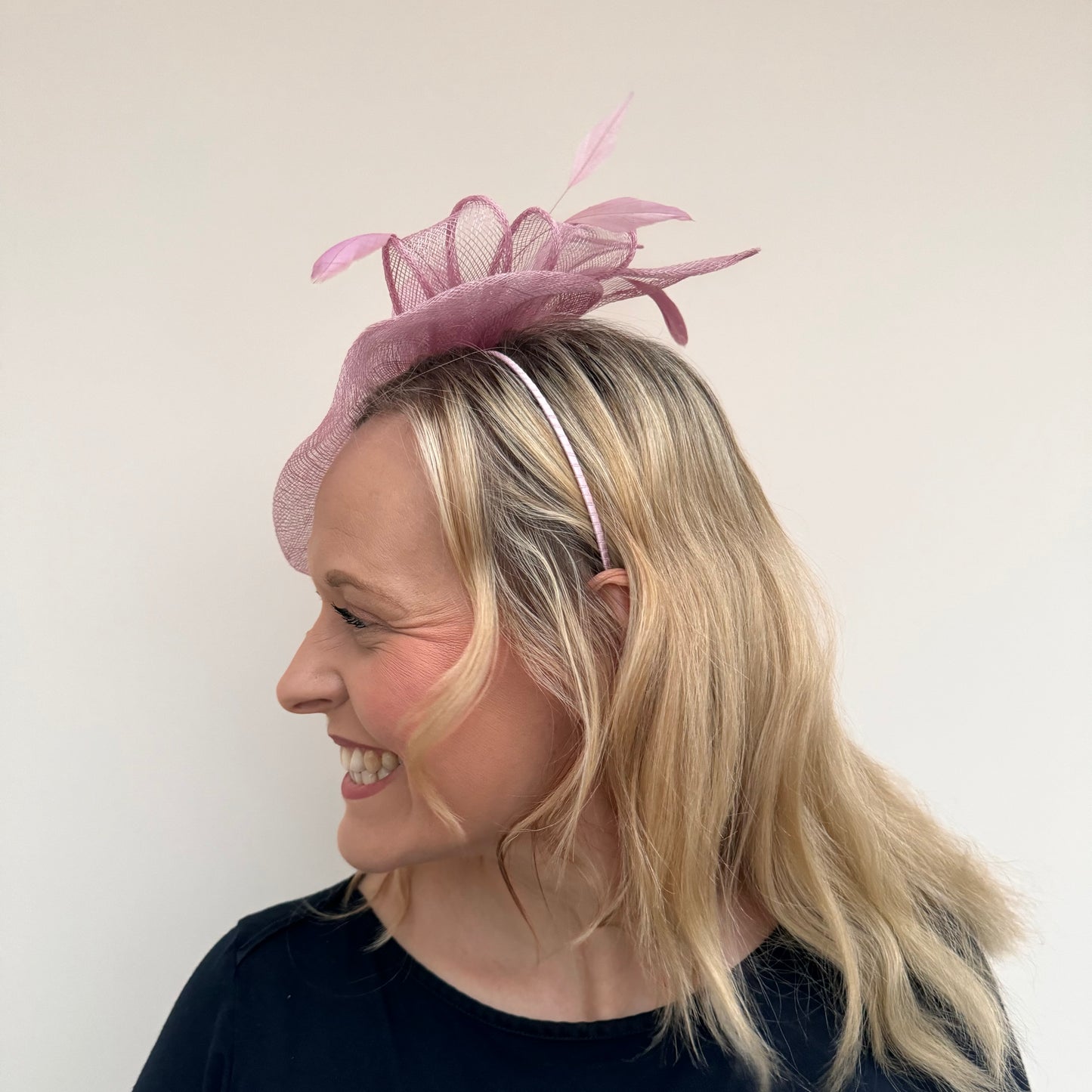 JBees JB18/097 Hatinator with Feathers in Pinks