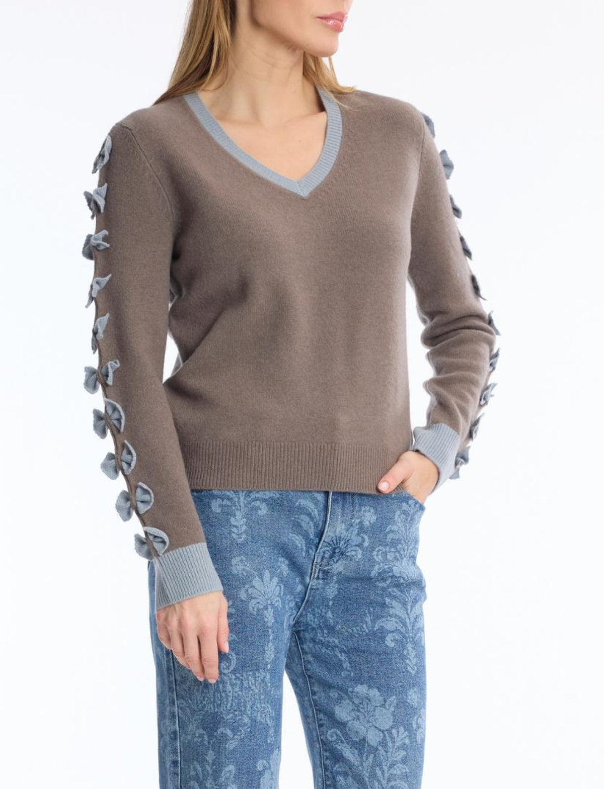 Leo & Ugo QH173 Bow Sleeve V-Neck Jumper