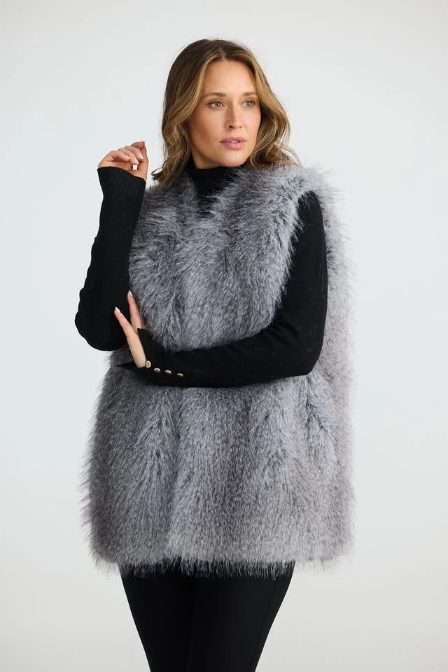Brave & True BT250022 Aspen fur vest