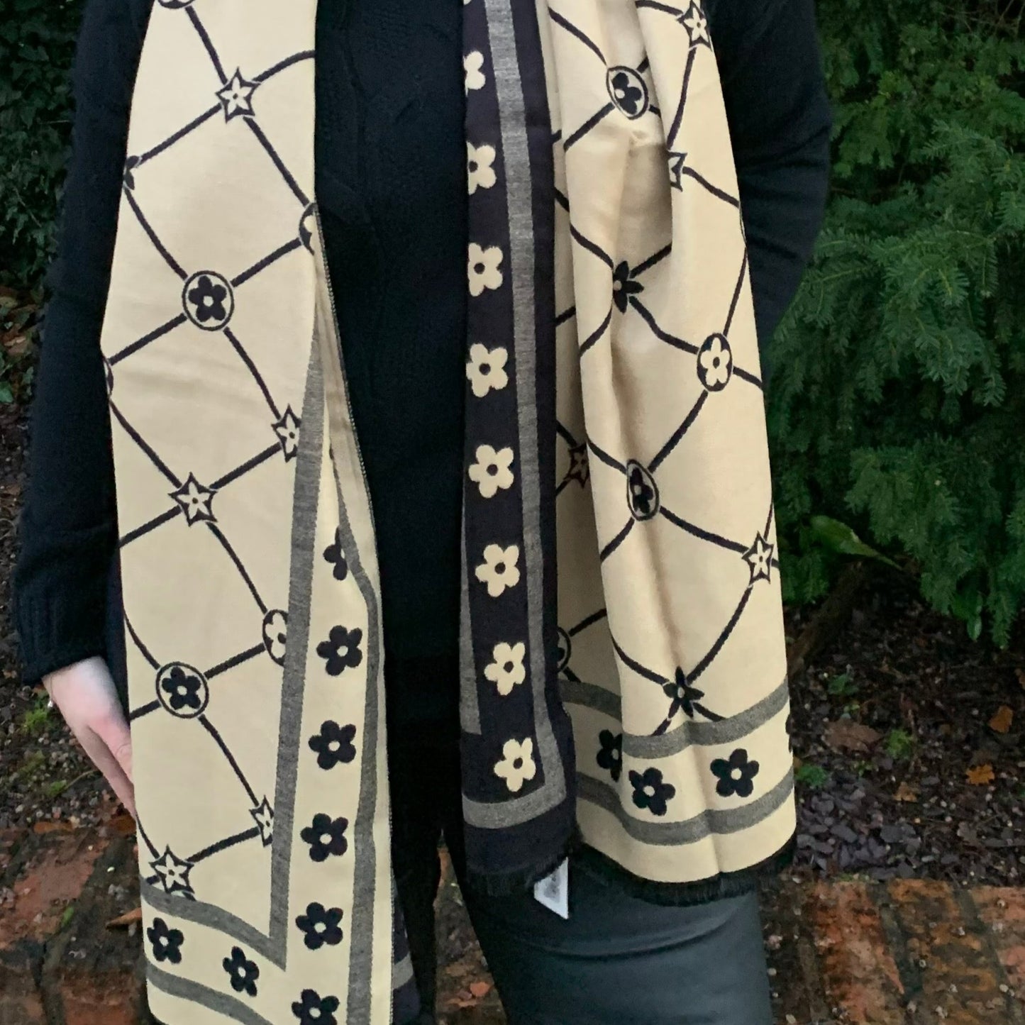 Reversible Border Scarf with Flower Print