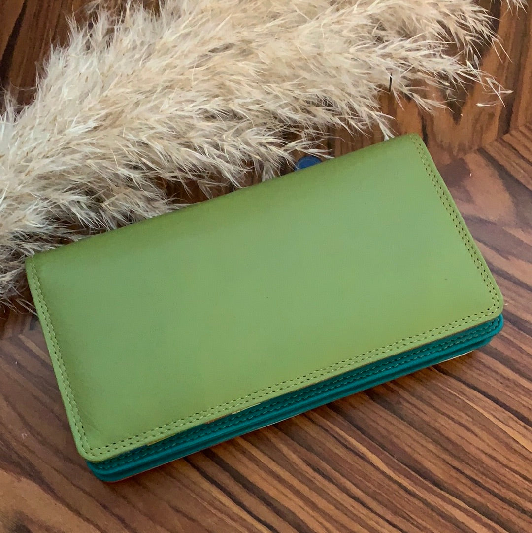 Small Bifold Wallet 7301 – Aimaleigh's Boutique